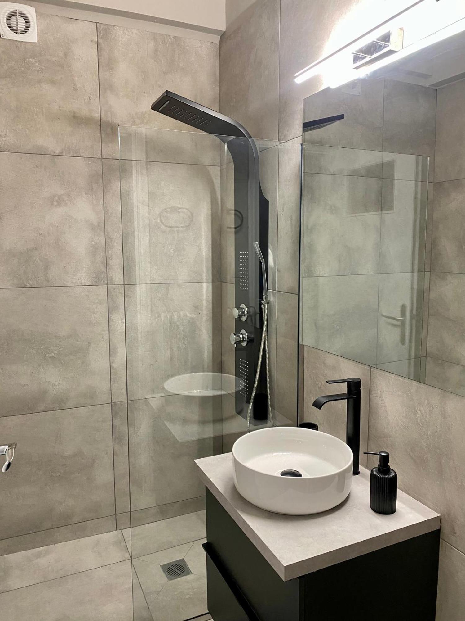 Cozy Apartment In Kolonaki Athens - Sleeps 5 Экстерьер фото